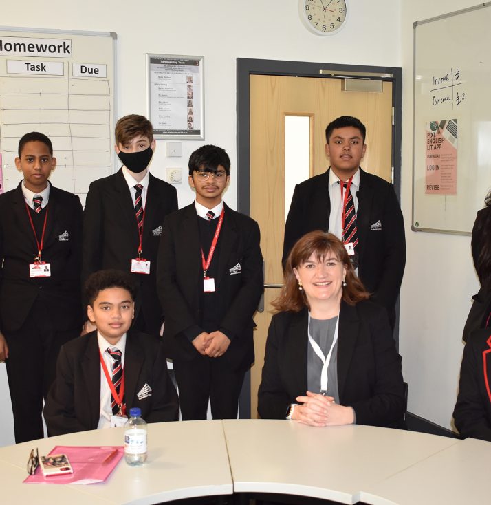 Baroness Morgan with students at The City Of Leicester College (2022a)